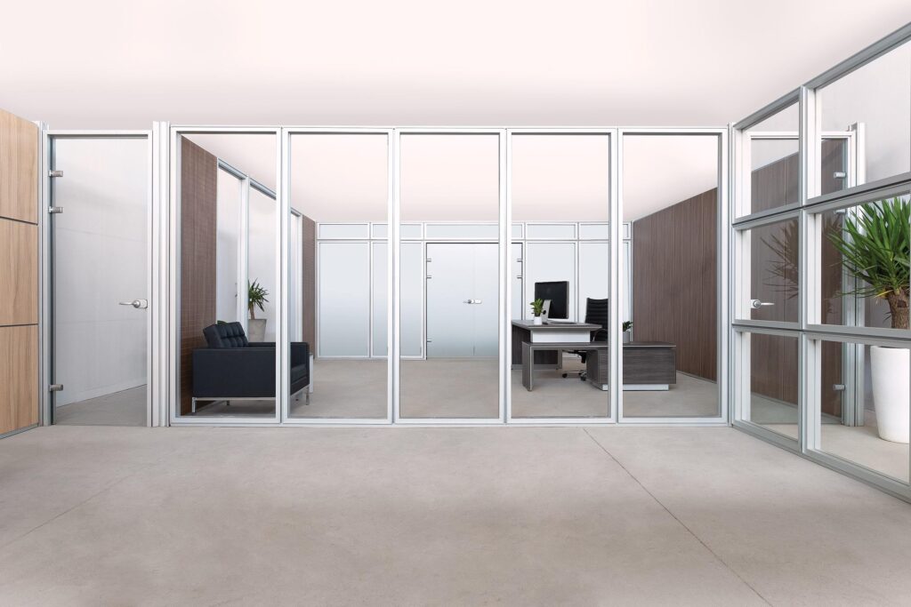 مزایای نصب پارتیشن شیشه ای