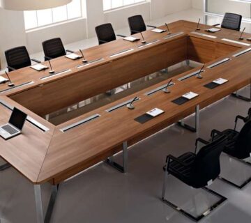 میز کنفرانس چیست؟ و چه ویژگی هایی دارد؟